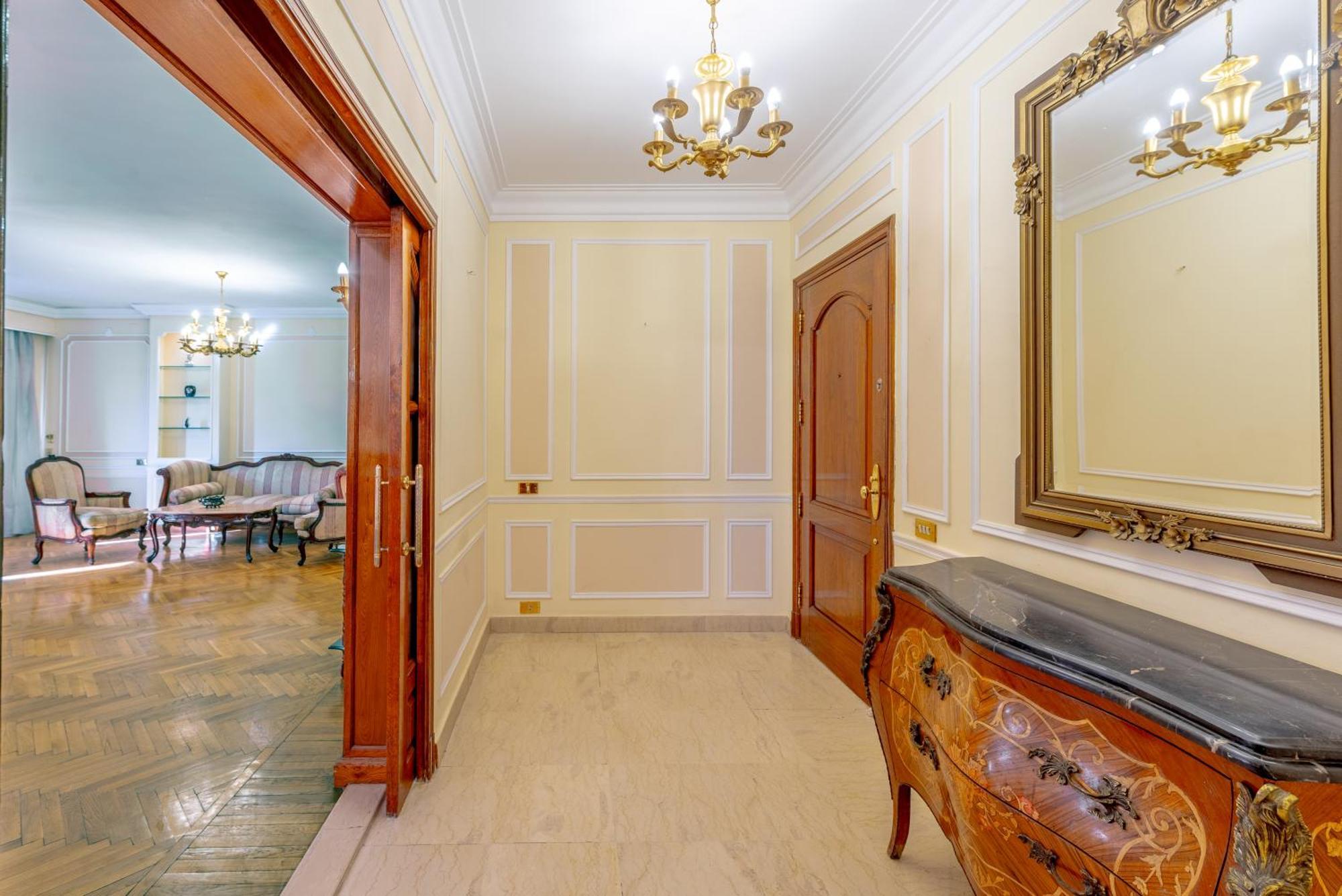 Royal 3 Bedrooms Cairo