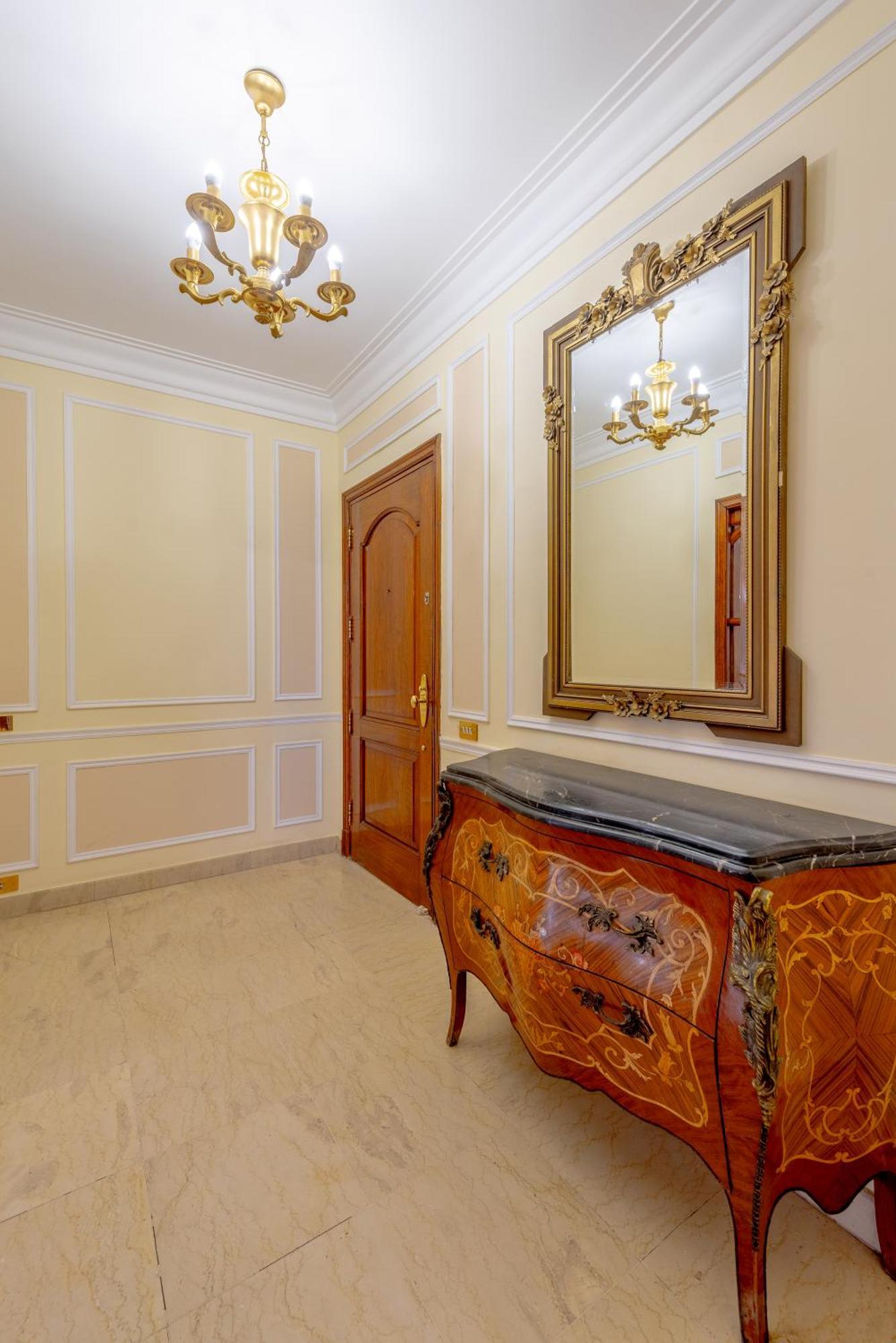 Royal 3 Bedrooms Apartament *