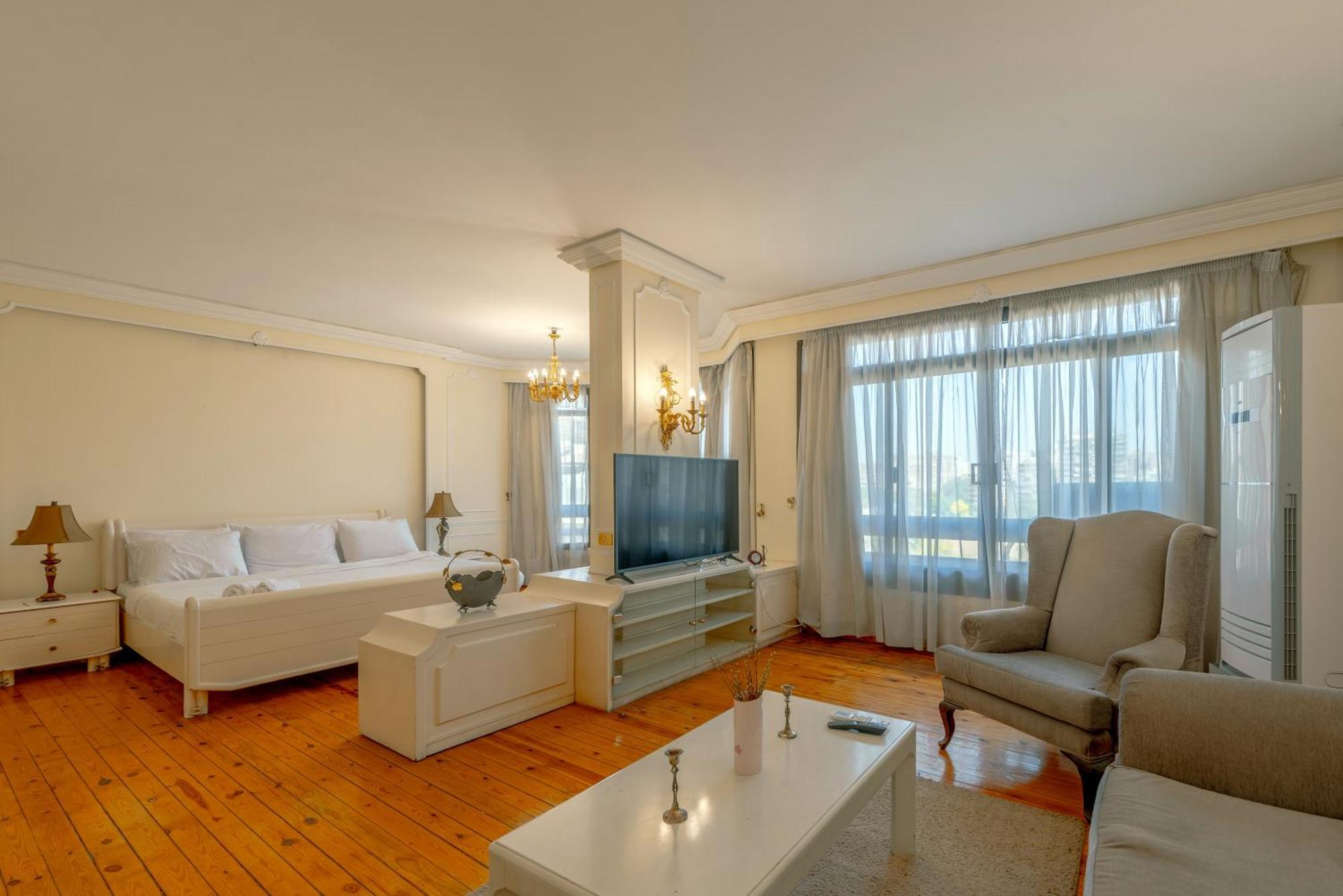 Royal 3 Bedrooms Apartament *