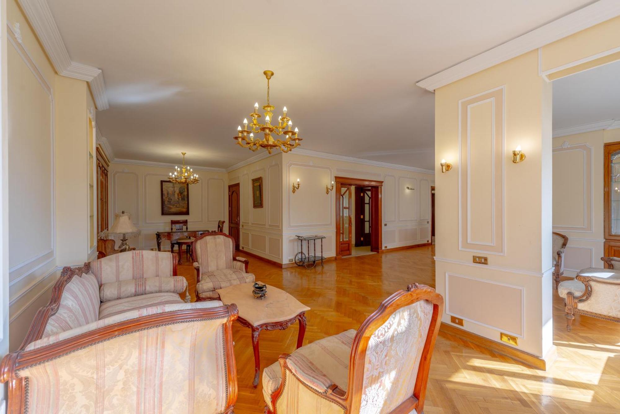 Royal 3 Bedrooms Apartament Cairo