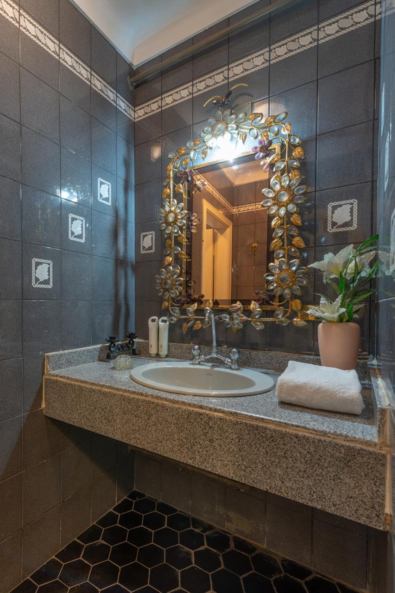 Royal 3 Bedrooms Apartament Cairo
